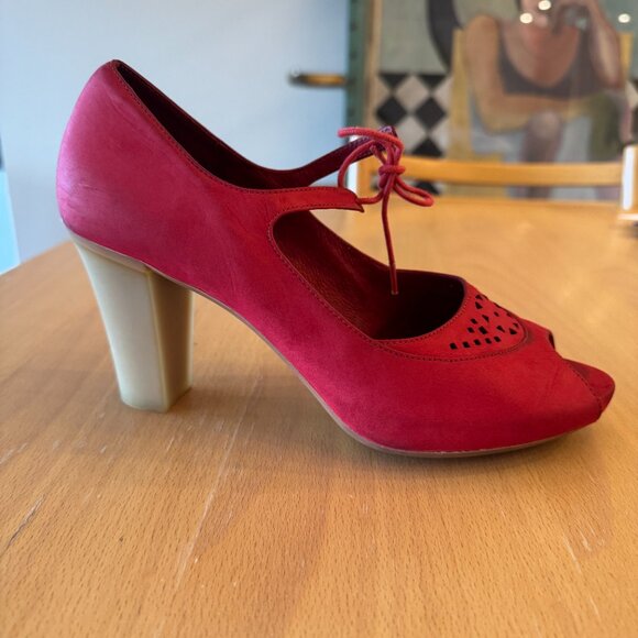 Camper Red Heels - sz 9 - Picture 1 of 6